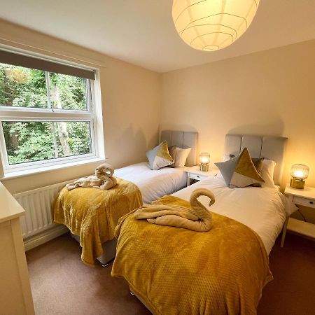 Best Price - Amazing 2 Bed 2 Bath - 4 Singles Or Super King Beds, 10 Min Walk To City Centre, 5 Minute Walk To Mayflower Theatre, Smart Tv, Ensuite, Balcony, Free Parking Southampton Buitenkant foto