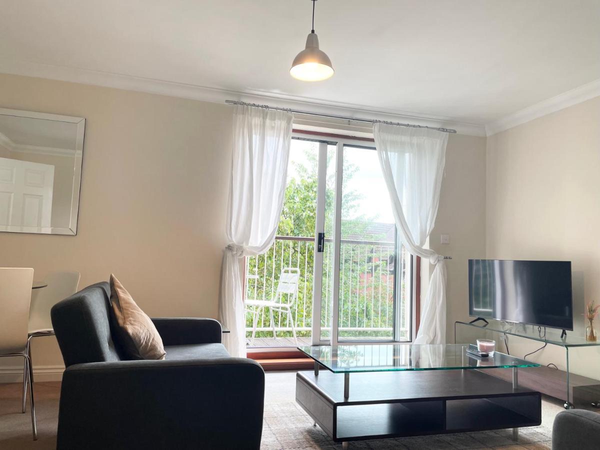 Best Price - Amazing 2 Bed 2 Bath - 4 Singles Or Super King Beds, 10 Min Walk To City Centre, 5 Minute Walk To Mayflower Theatre, Smart Tv, Ensuite, Balcony, Free Parking Southampton Buitenkant foto