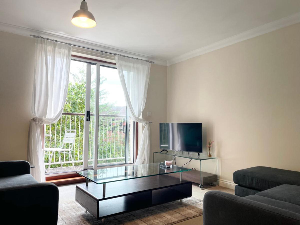 Best Price - Amazing 2 Bed 2 Bath - 4 Singles Or Super King Beds, 10 Min Walk To City Centre, 5 Minute Walk To Mayflower Theatre, Smart Tv, Ensuite, Balcony, Free Parking Southampton Buitenkant foto