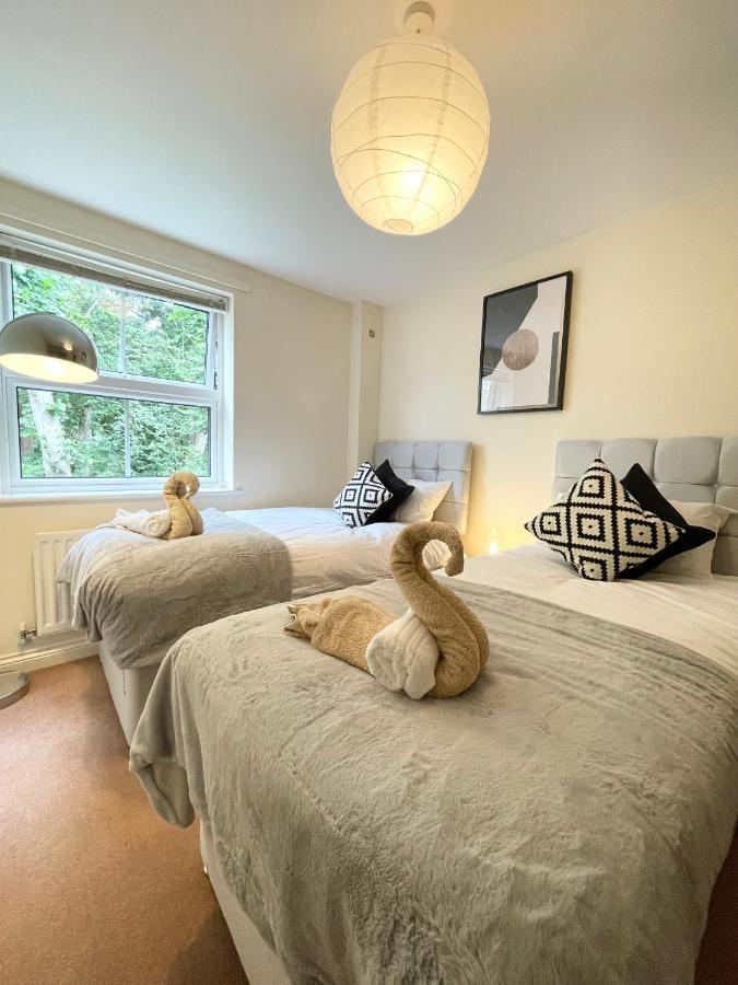 Best Price - Amazing 2 Bed 2 Bath - 4 Singles Or Super King Beds, 10 Min Walk To City Centre, 5 Minute Walk To Mayflower Theatre, Smart Tv, Ensuite, Balcony, Free Parking Southampton Buitenkant foto