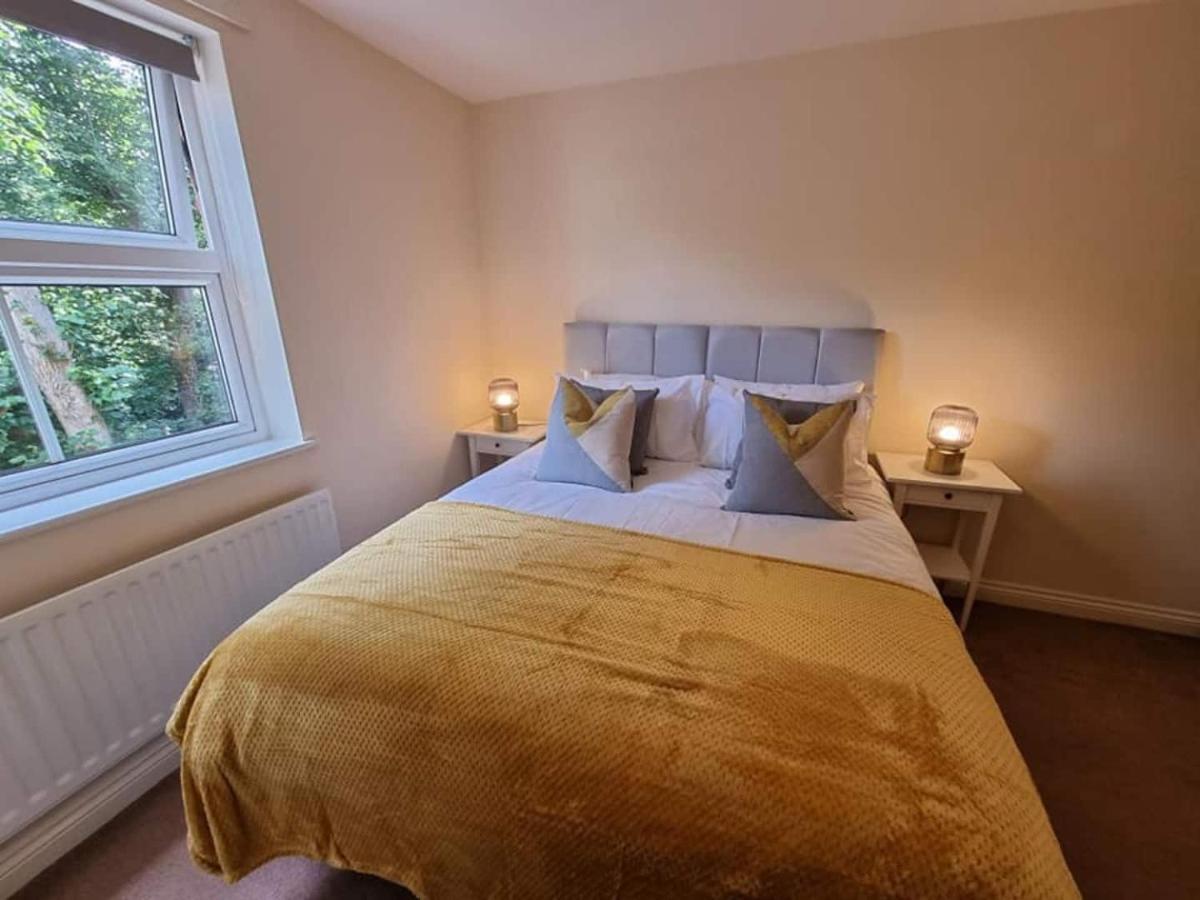 Best Price - Amazing 2 Bed 2 Bath - 4 Singles Or Super King Beds, 10 Min Walk To City Centre, 5 Minute Walk To Mayflower Theatre, Smart Tv, Ensuite, Balcony, Free Parking Southampton Buitenkant foto