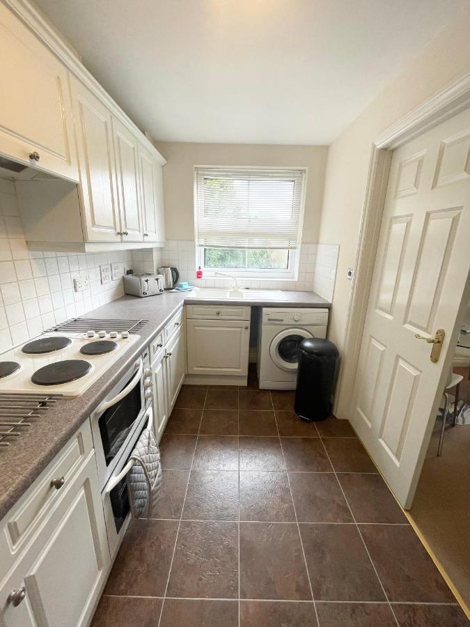 Best Price - Amazing 2 Bed 2 Bath - 4 Singles Or Super King Beds, 10 Min Walk To City Centre, 5 Minute Walk To Mayflower Theatre, Smart Tv, Ensuite, Balcony, Free Parking Southampton Buitenkant foto