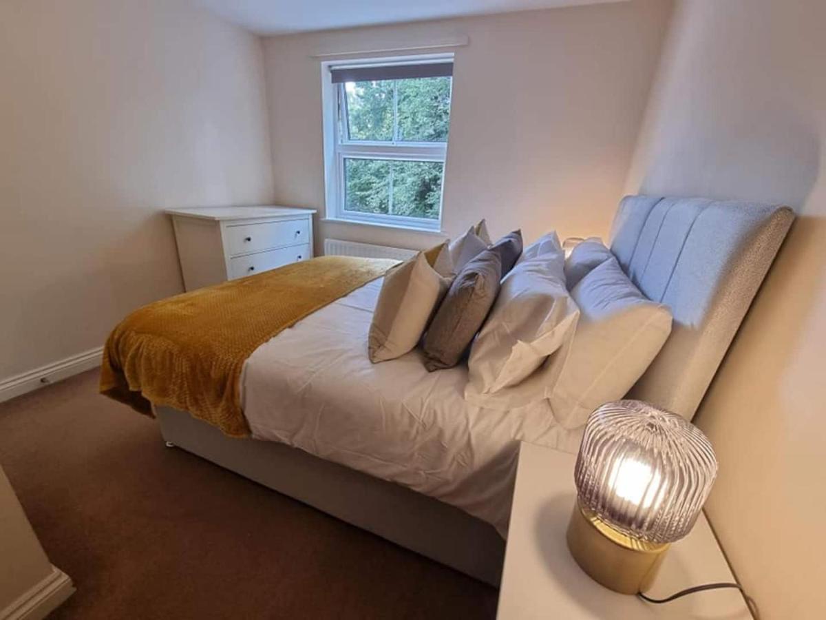 Best Price - Amazing 2 Bed 2 Bath - 4 Singles Or Super King Beds, 10 Min Walk To City Centre, 5 Minute Walk To Mayflower Theatre, Smart Tv, Ensuite, Balcony, Free Parking Southampton Buitenkant foto
