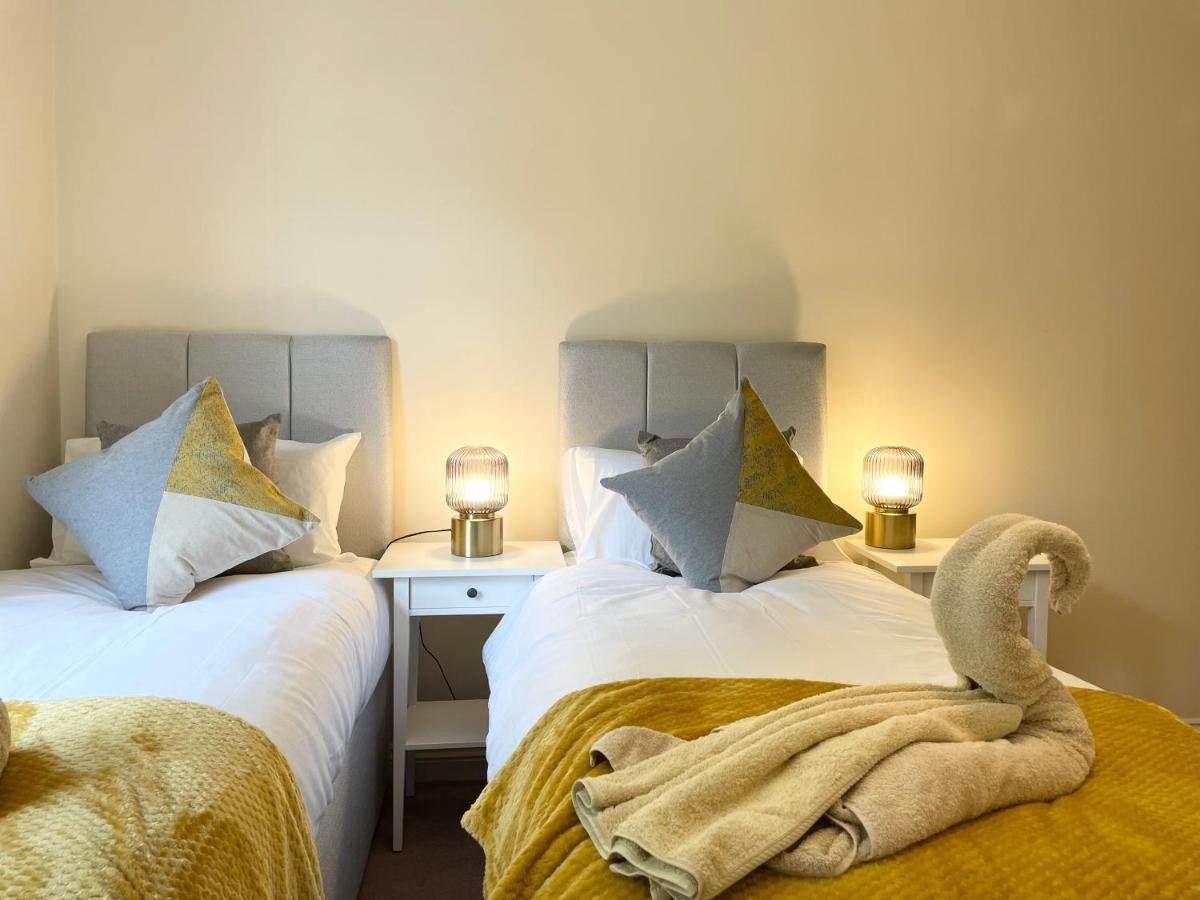 Best Price - Amazing 2 Bed 2 Bath - 4 Singles Or Super King Beds, 10 Min Walk To City Centre, 5 Minute Walk To Mayflower Theatre, Smart Tv, Ensuite, Balcony, Free Parking Southampton Buitenkant foto